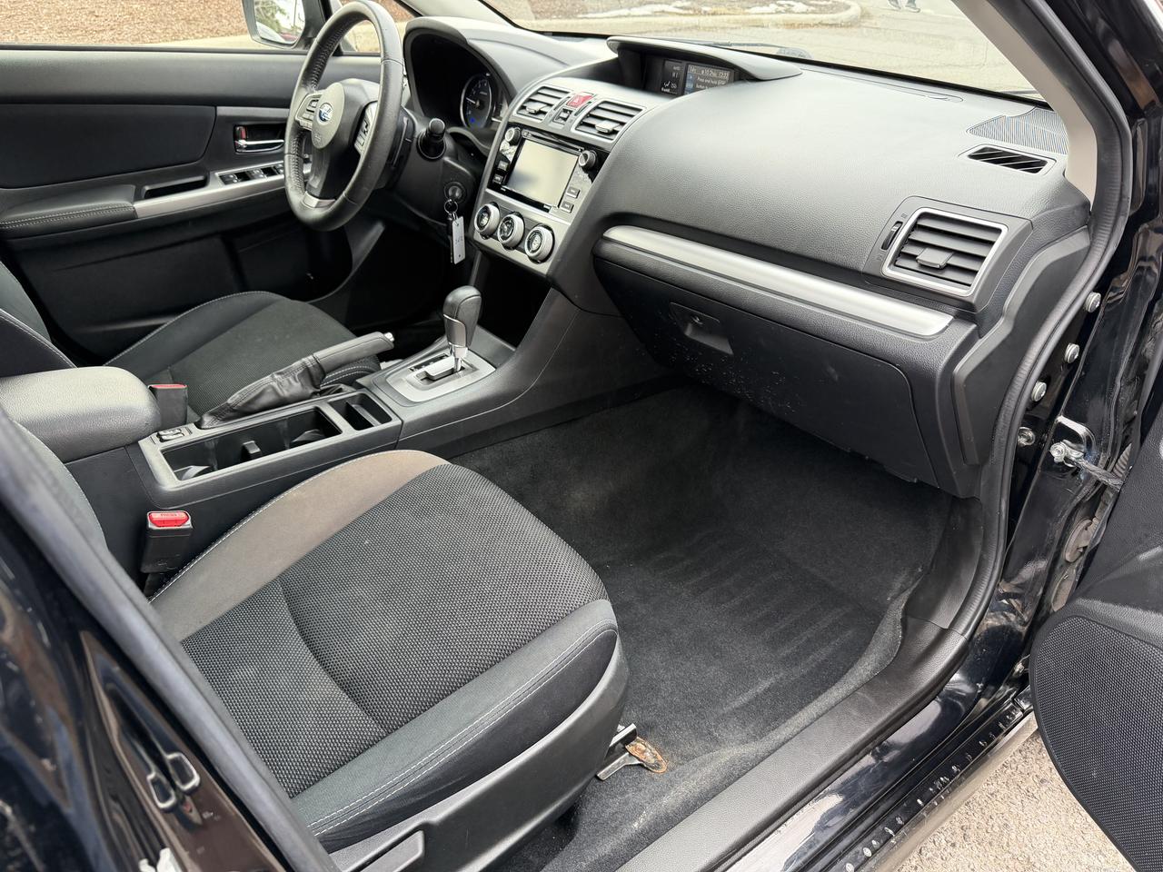 2015 Subaru XV Crosstrek 2.0i w/Sport Pkg - LOW KM, SUNROOF, HEATED SEATS!! Photo