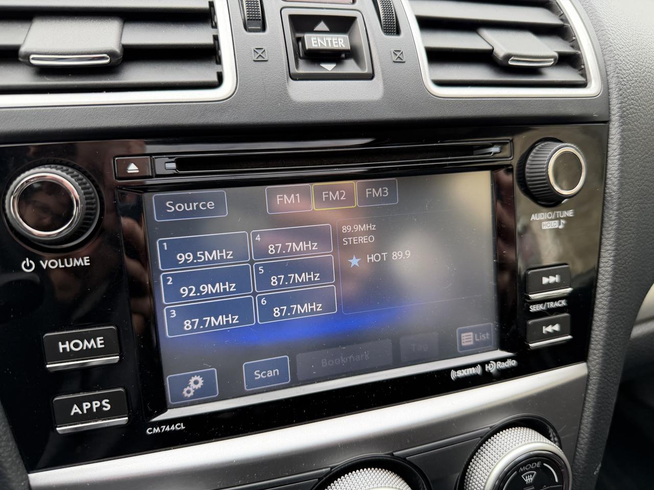 2015 Subaru XV Crosstrek 2.0i w/Sport Pkg - LOW KM, SUNROOF, HEATED SEATS!! Photo