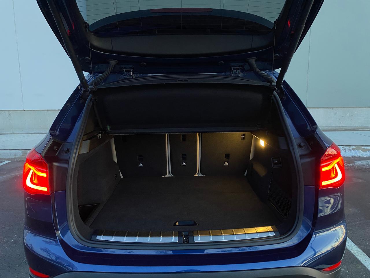 2018 BMW X1 xDRIVE28i-SPORT-NAV-CAMERA-HUD-PANO ROOF Photo