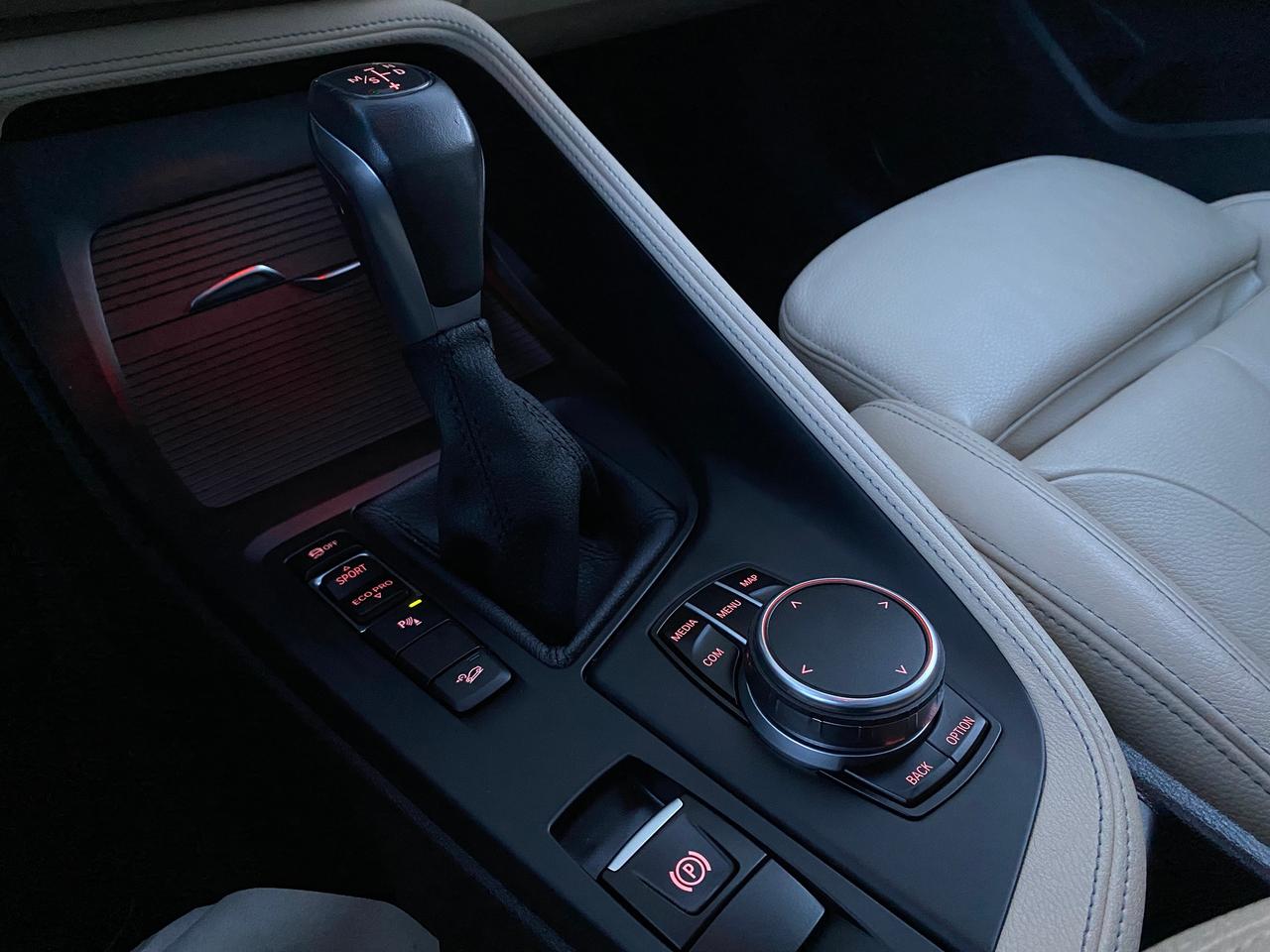 2018 BMW X1 xDRIVE28i-SPORT-NAV-CAMERA-HUD-PANO ROOF Photo