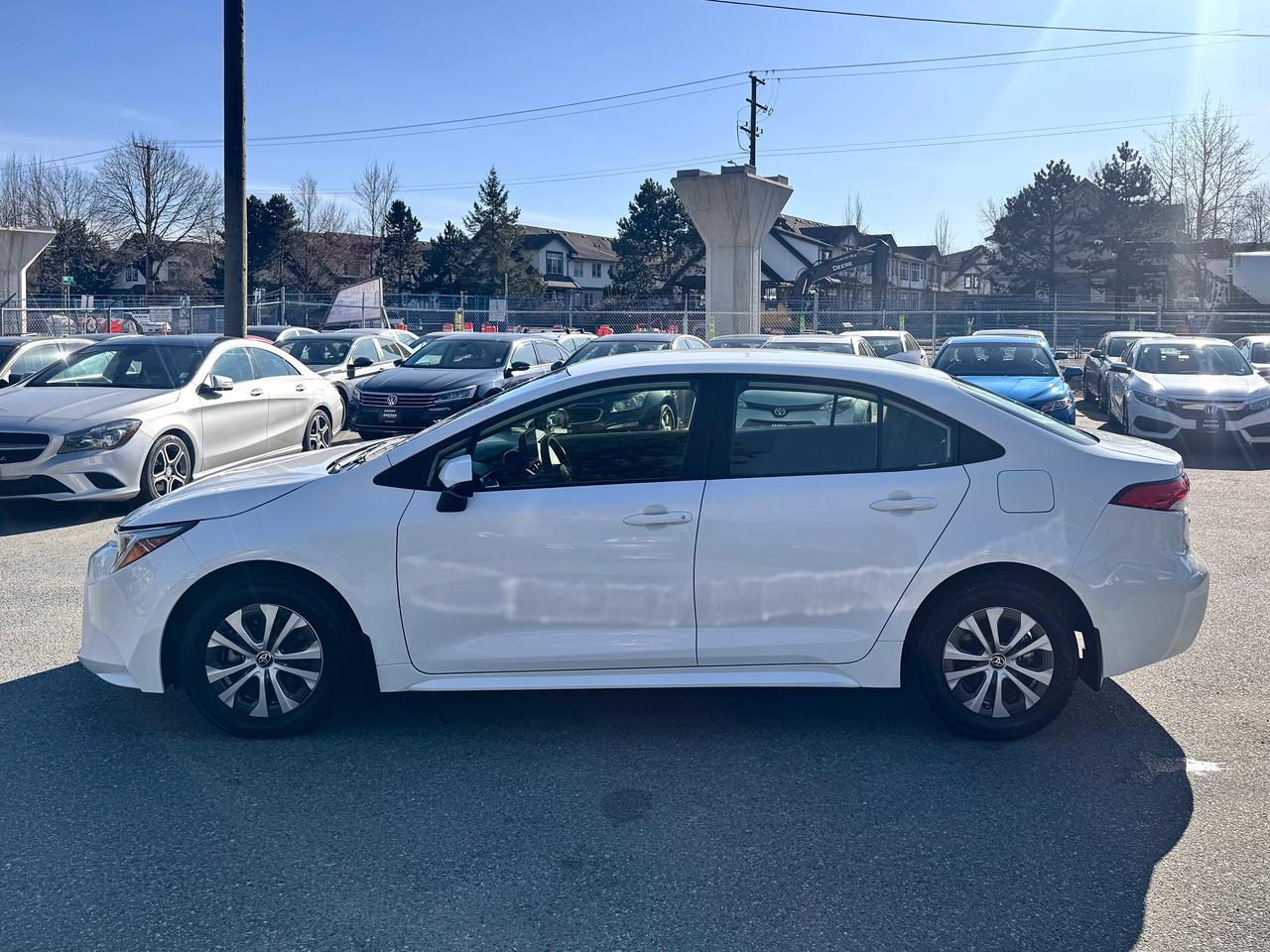 2023 Toyota Corolla HYBRID FINANCING AVAILABLE Photo8