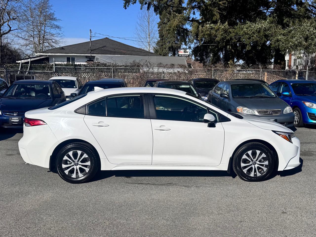 2023 Toyota Corolla HYBRID FINANCING AVAILABLE Photo4