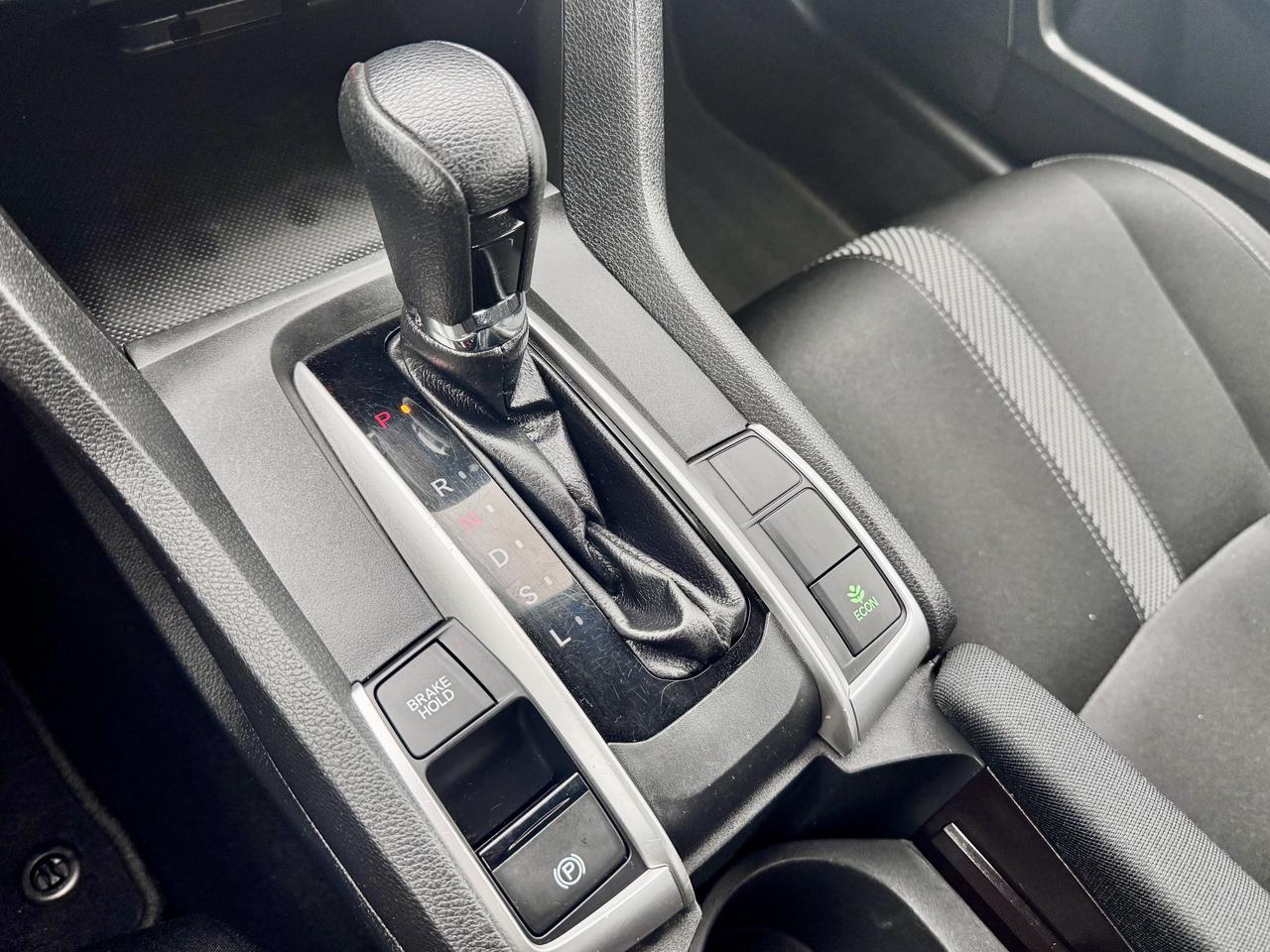 2018 Honda Civic FINANCING AVAILABLE Photo12