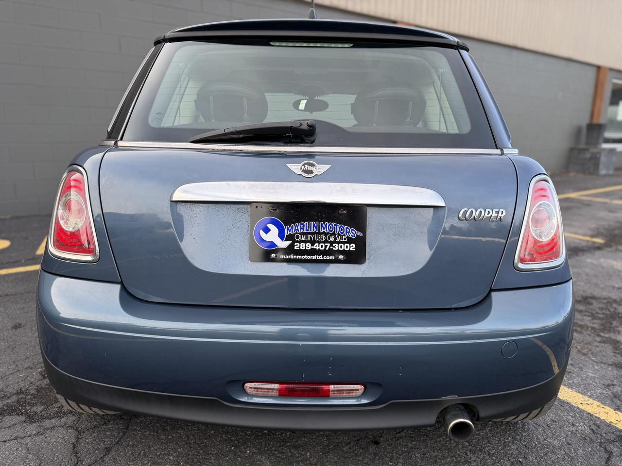 2011 MINI Cooper Classic Photo