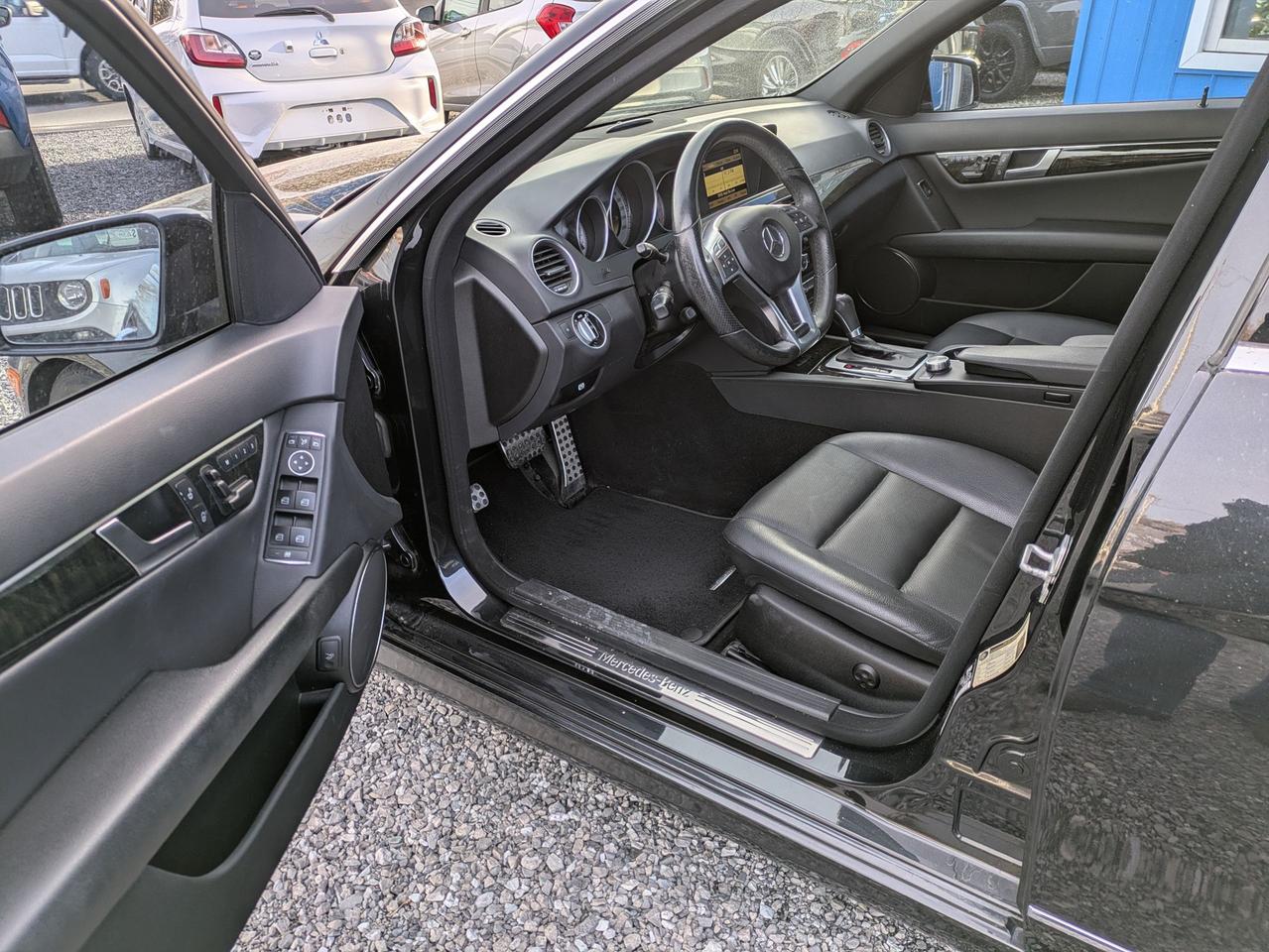 2012 Mercedes-Benz C-Class C 300 Photo