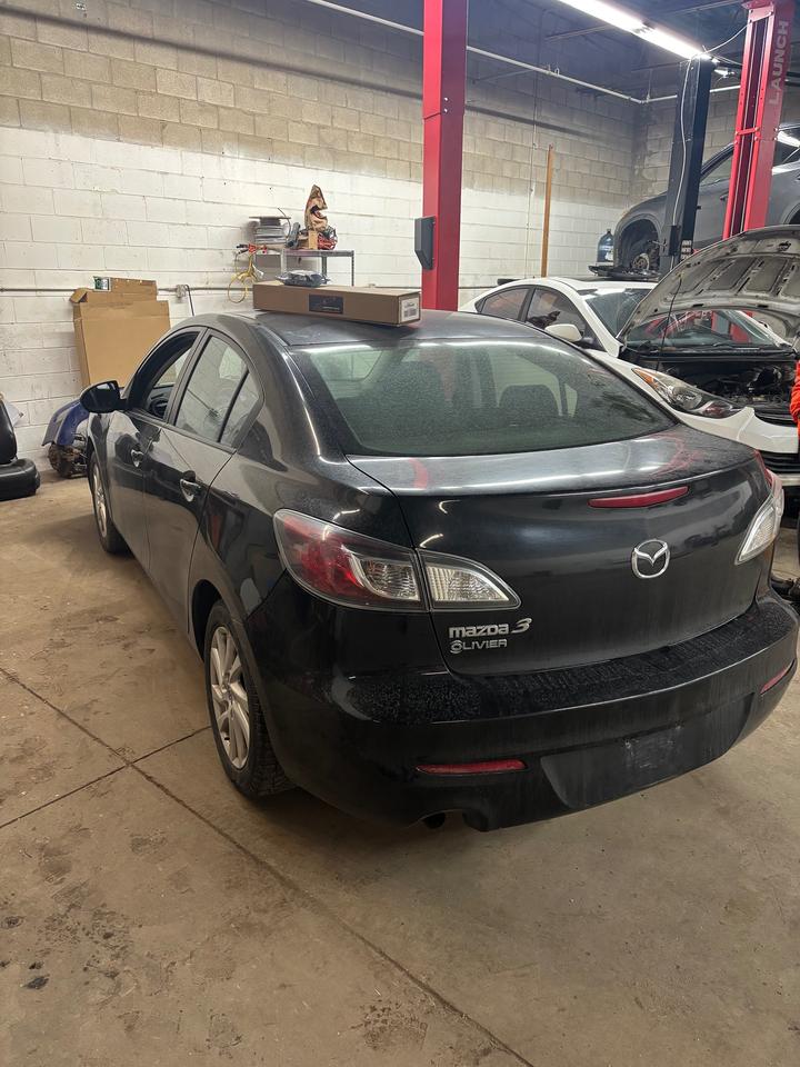 2012 Mazda MAZDA3  Photo2