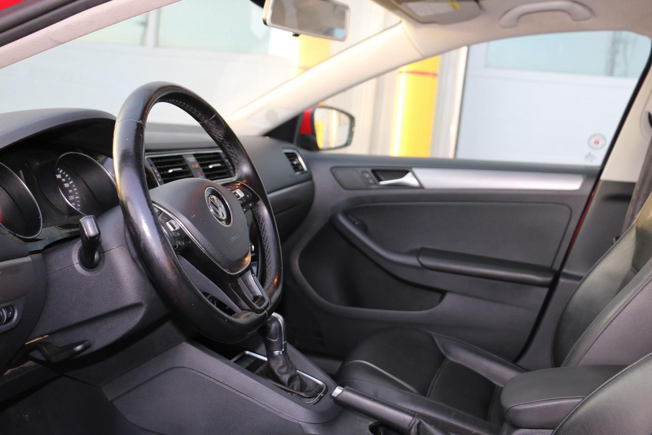 2016 Volkswagen Jetta 1.8 TSI - LEATHER|SUNROOF|CAMERA|HEATED SEATS Photo