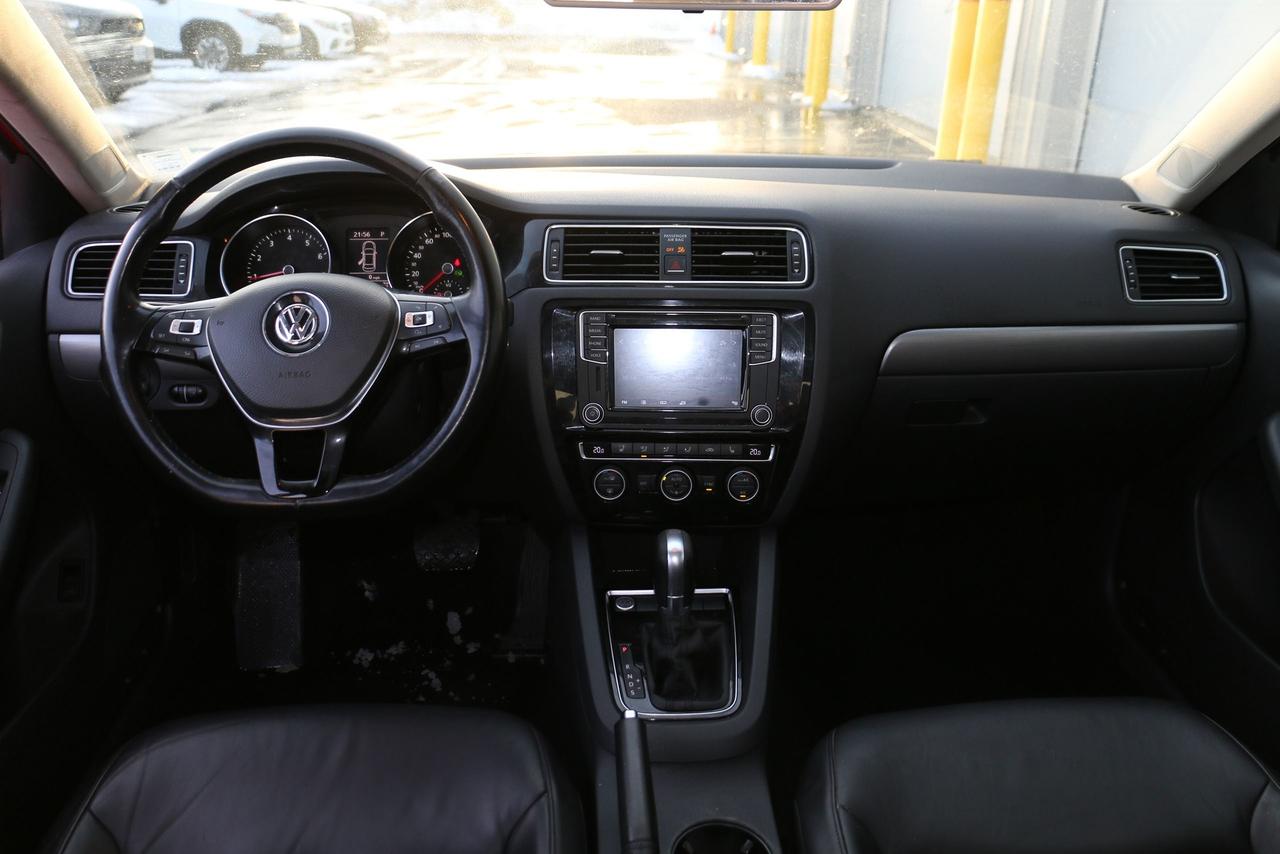 2016 Volkswagen Jetta 1.8 TSI - LEATHER|SUNROOF|CAMERA|HEATED SEATS Photo