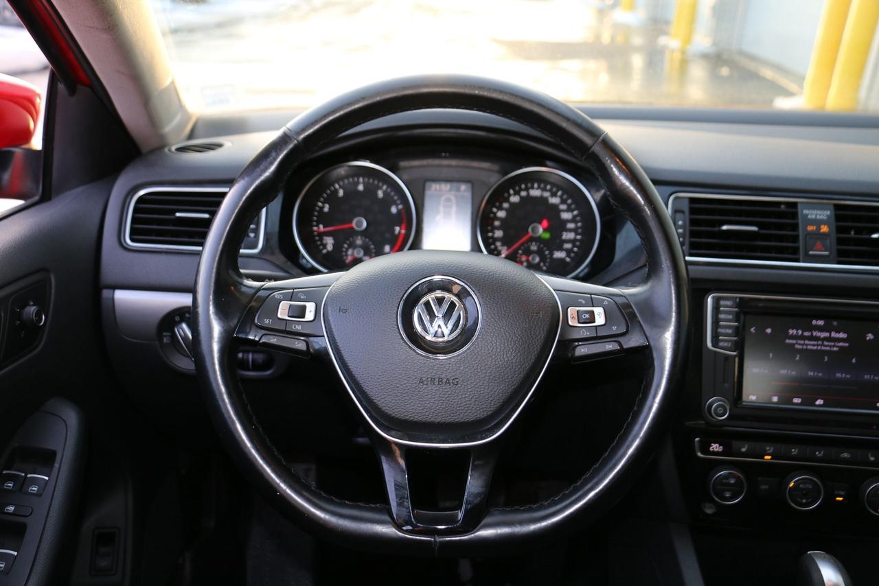 2016 Volkswagen Jetta 1.8 TSI - LEATHER|SUNROOF|CAMERA|HEATED SEATS Photo