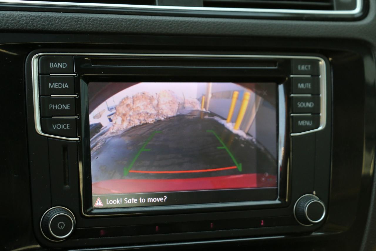 2016 Volkswagen Jetta 1.8 TSI - LEATHER|SUNROOF|CAMERA|HEATED SEATS Photo