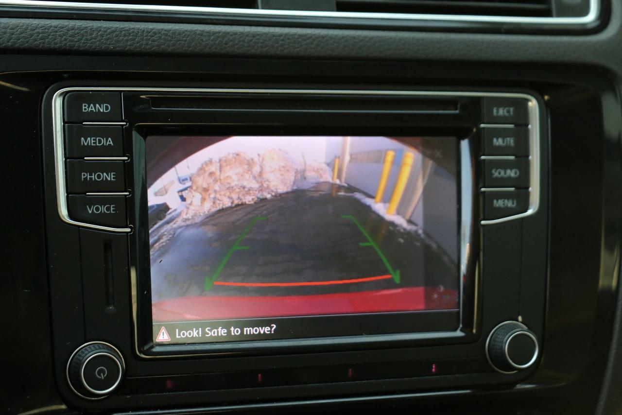 2016 Volkswagen Jetta 1.8 TSI - LEATHER|SUNROOF|CAMERA|HEATED SEATS Photo