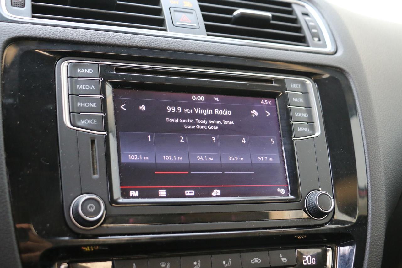 2016 Volkswagen Jetta 1.8 TSI - LEATHER|SUNROOF|CAMERA|HEATED SEATS Photo