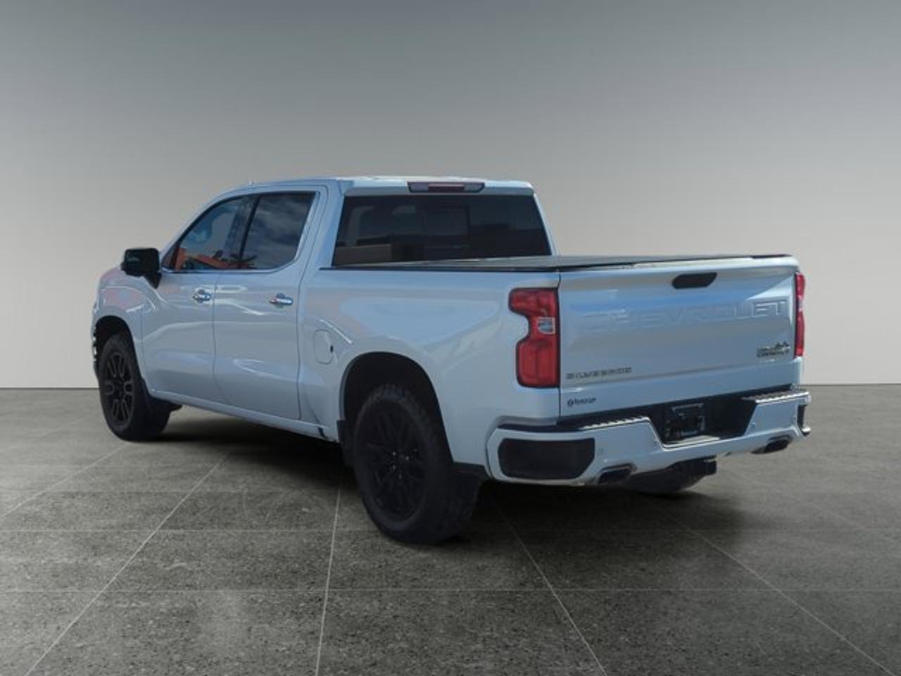2019 Chevrolet Silverado 1500 High Country - Photo #3