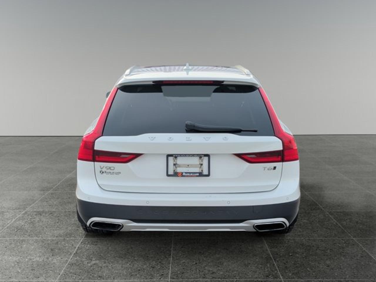 2018 Volvo V90 Cross Country T6 - Photo #4