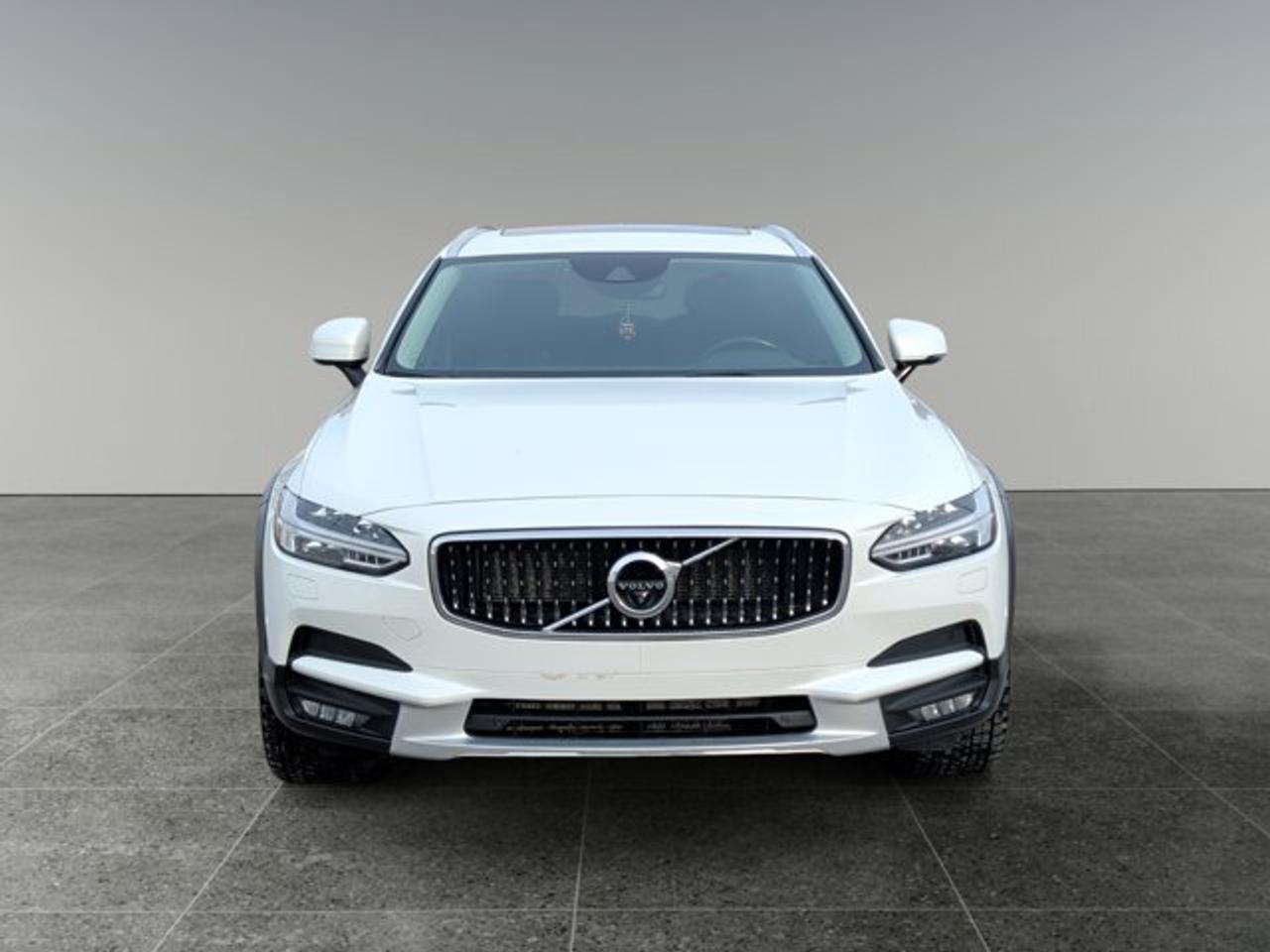 2018 Volvo V90 Cross Country T6 - Photo #8