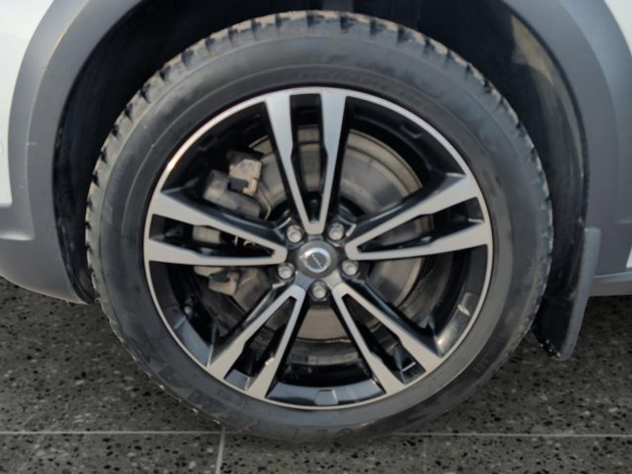 2018 Volvo V90 Cross Country T6 - Photo #9