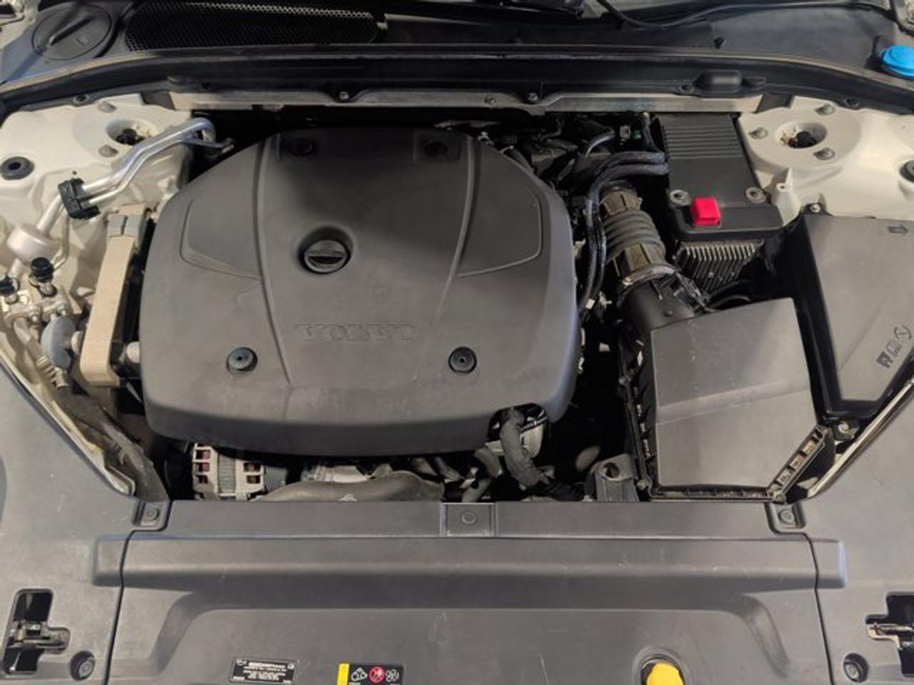 2018 Volvo V90 Cross Country T6 - Photo #10