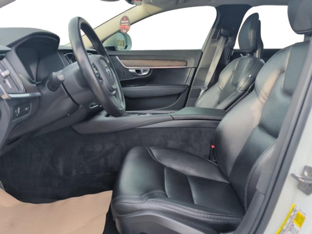 2018 Volvo V90 Cross Country T6 - Photo #11