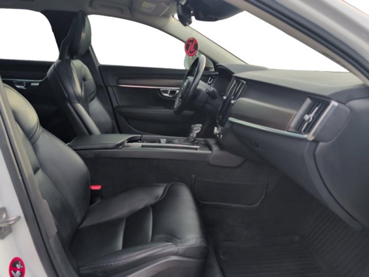 2018 Volvo V90 Cross Country T6 - Photo #12