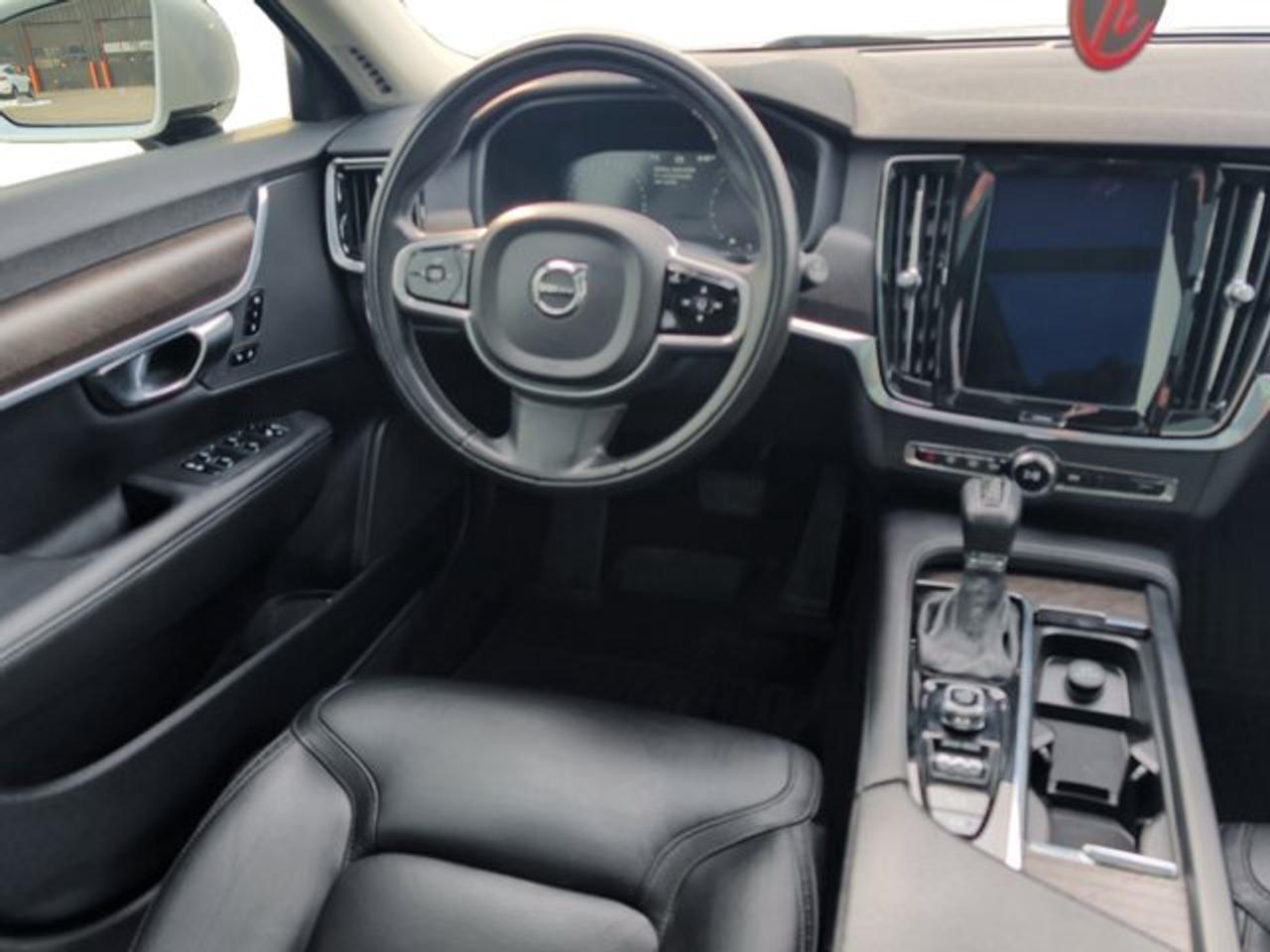 2018 Volvo V90 Cross Country T6 - Photo #14