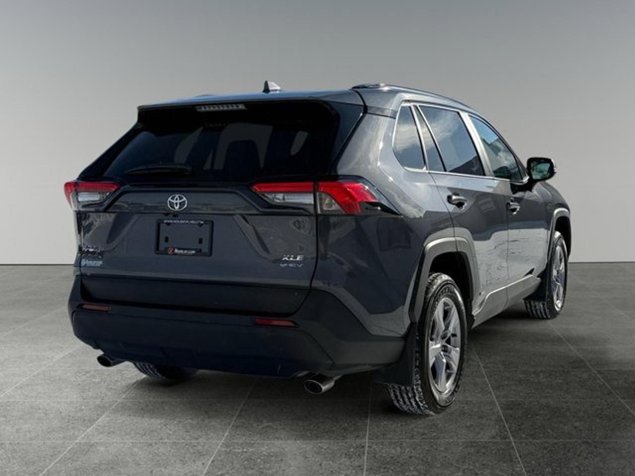 2025 Toyota RAV4 Hybrid XLE Photo
