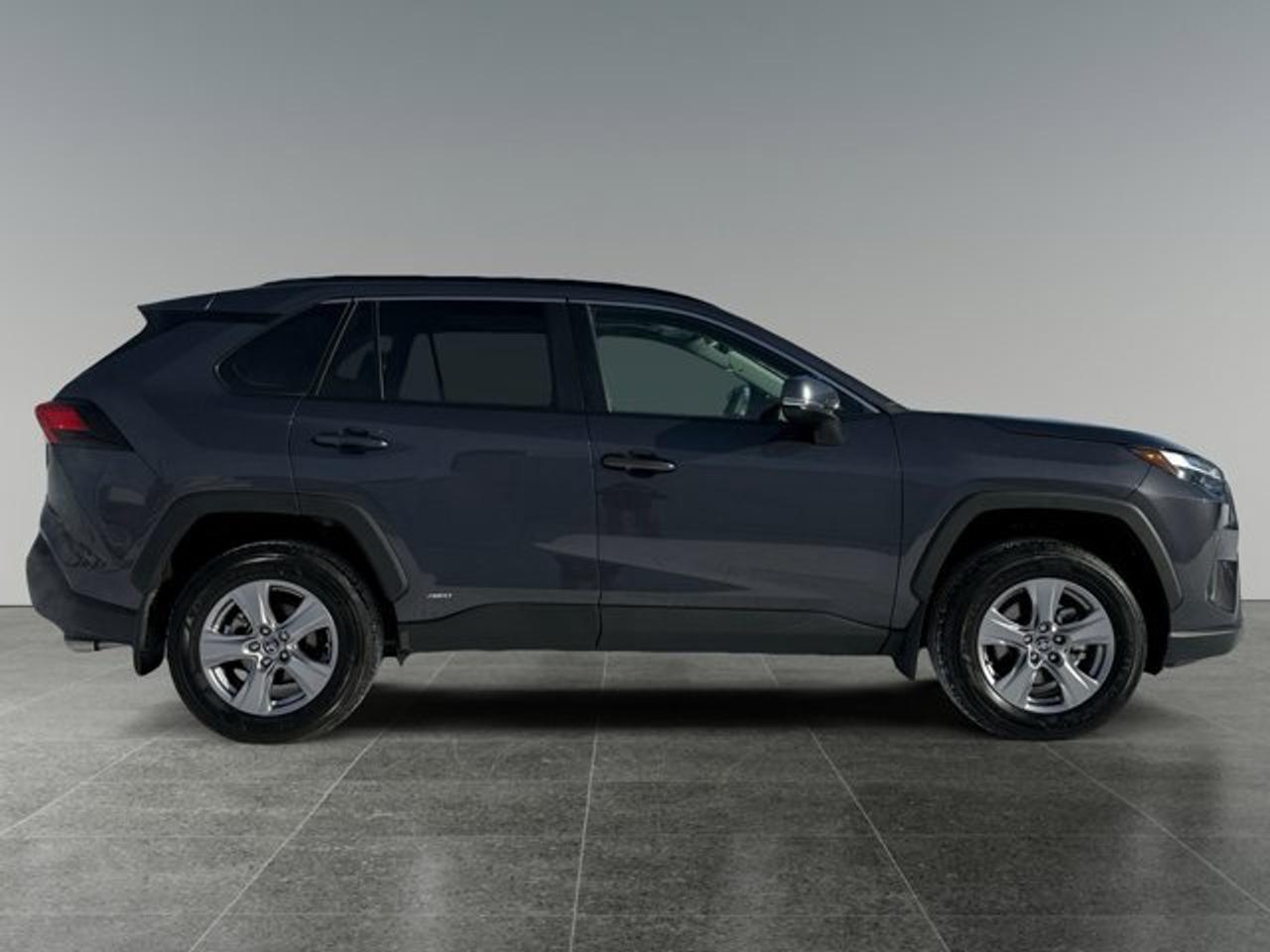 2025 Toyota RAV4 Hybrid XLE Photo