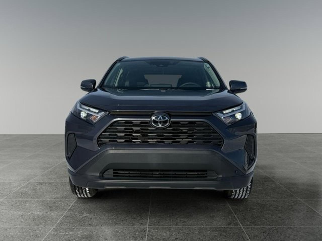 2025 Toyota RAV4 Hybrid XLE Photo
