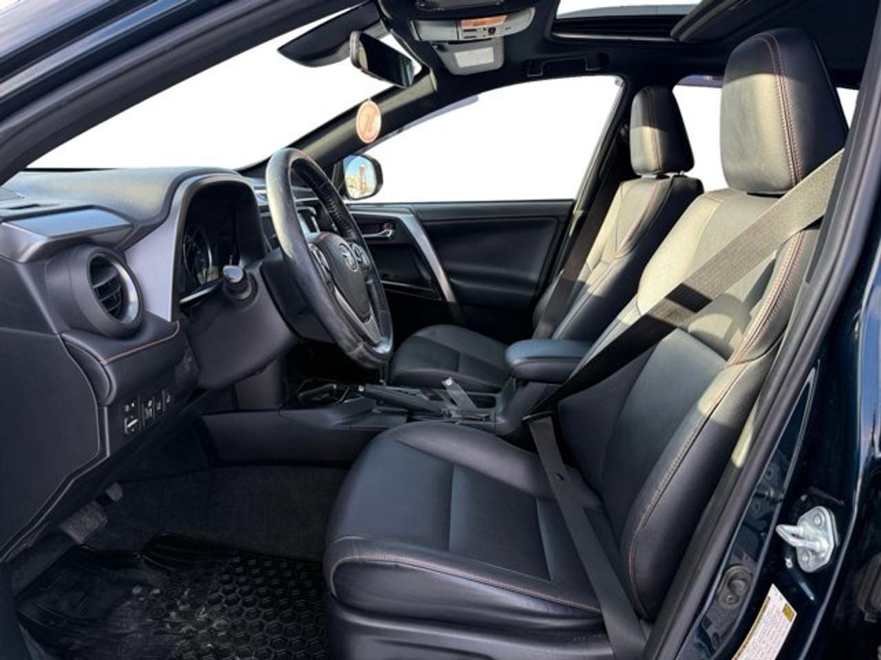 2018 Toyota RAV4 Hybrid SE Photo