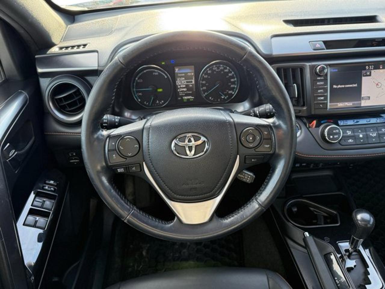 2018 Toyota RAV4 Hybrid SE - Photo #15