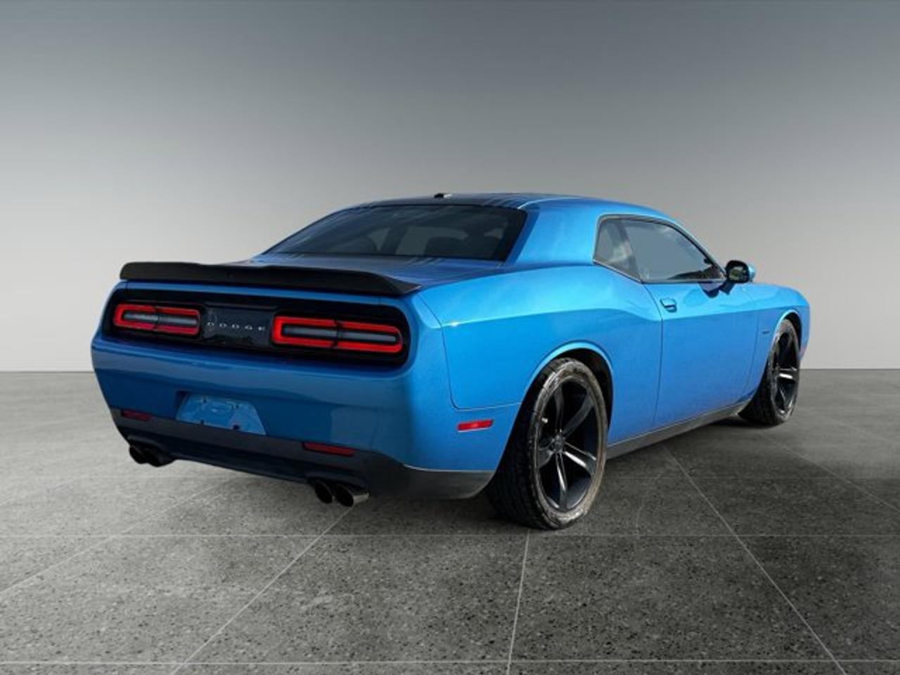 2016 Dodge Challenger R/T SHAKER Photo