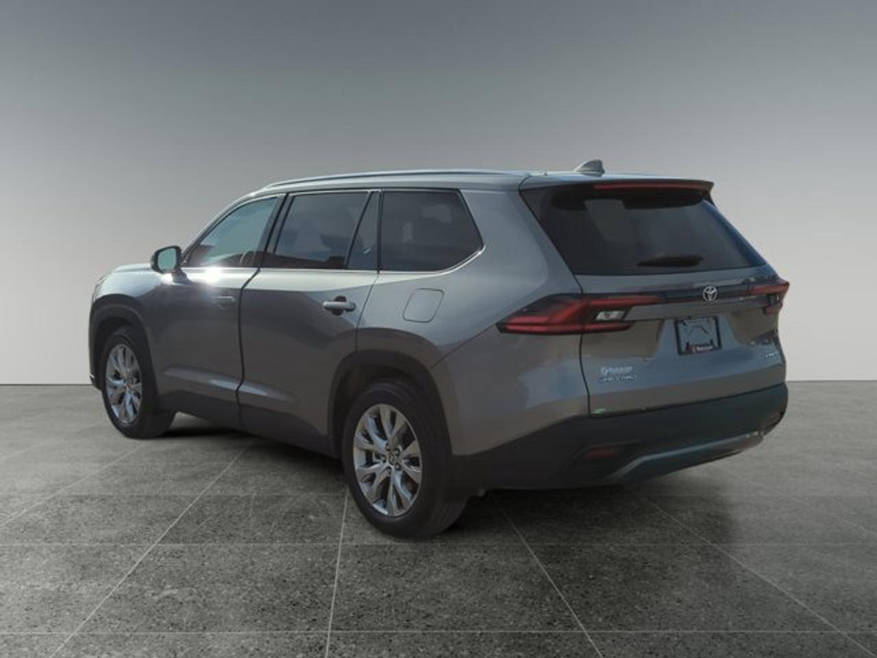 2025 Toyota Grand Highlander Hybrid Limited Photo