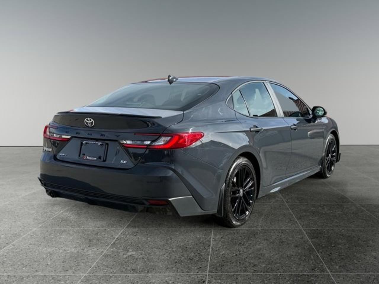 2025 Toyota Camry SE - Photo #5