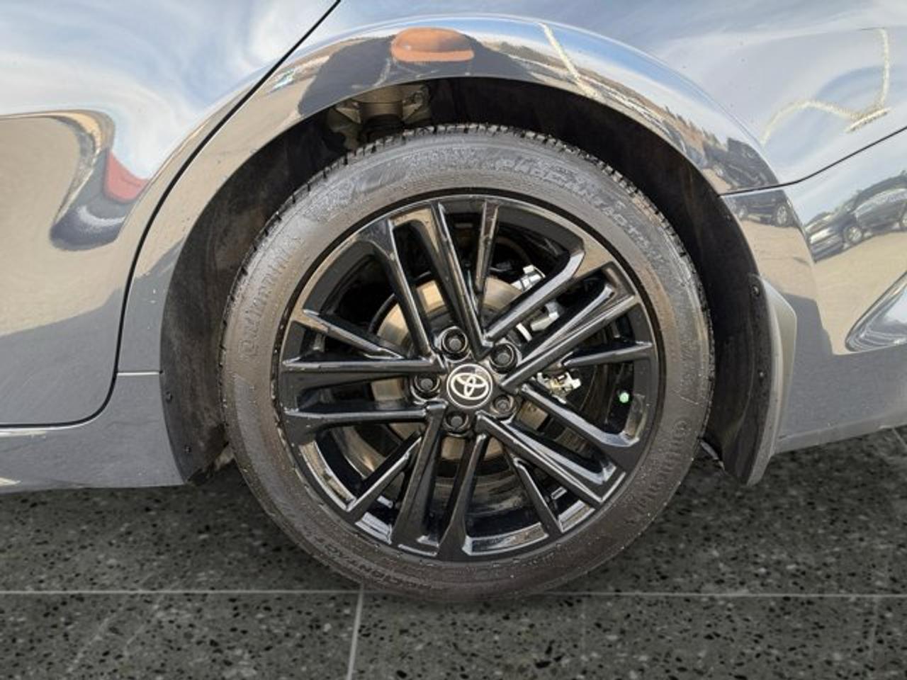 2025 Toyota Camry SE - Photo #9