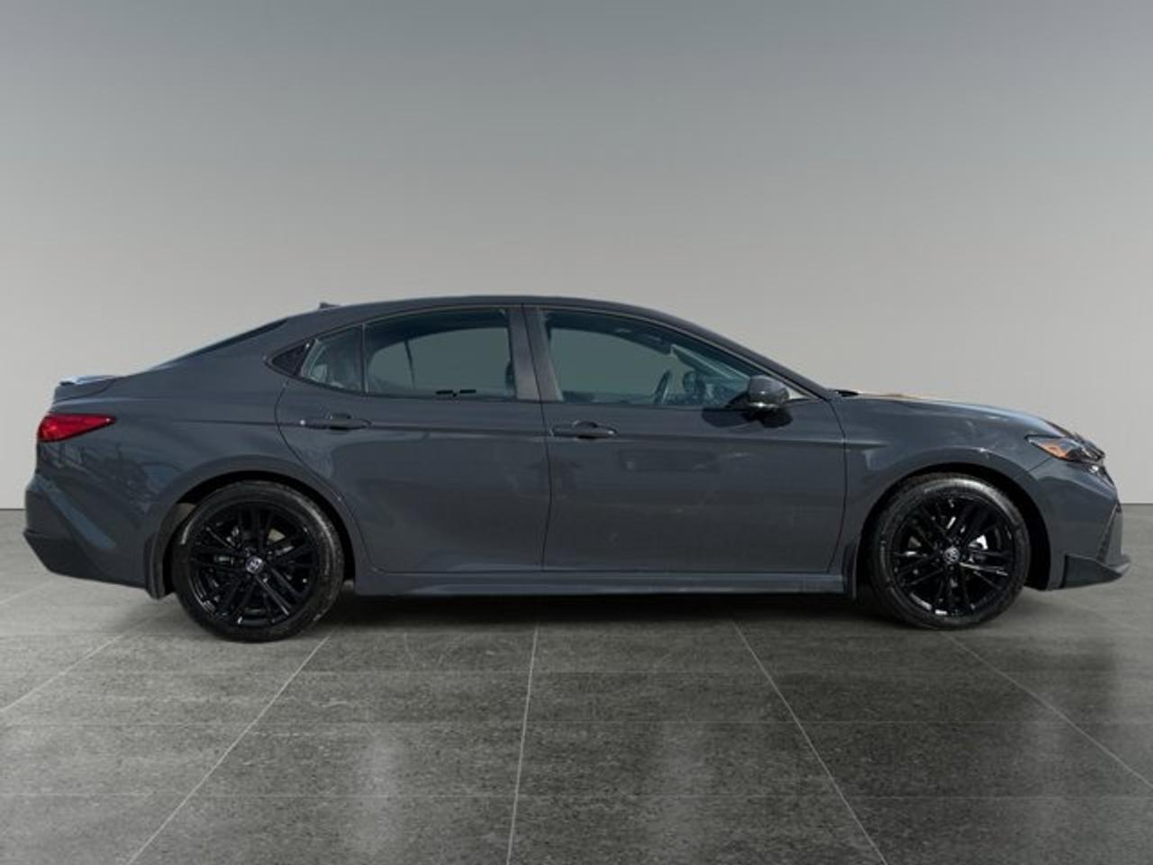 2025 Toyota Camry SE - Photo #6