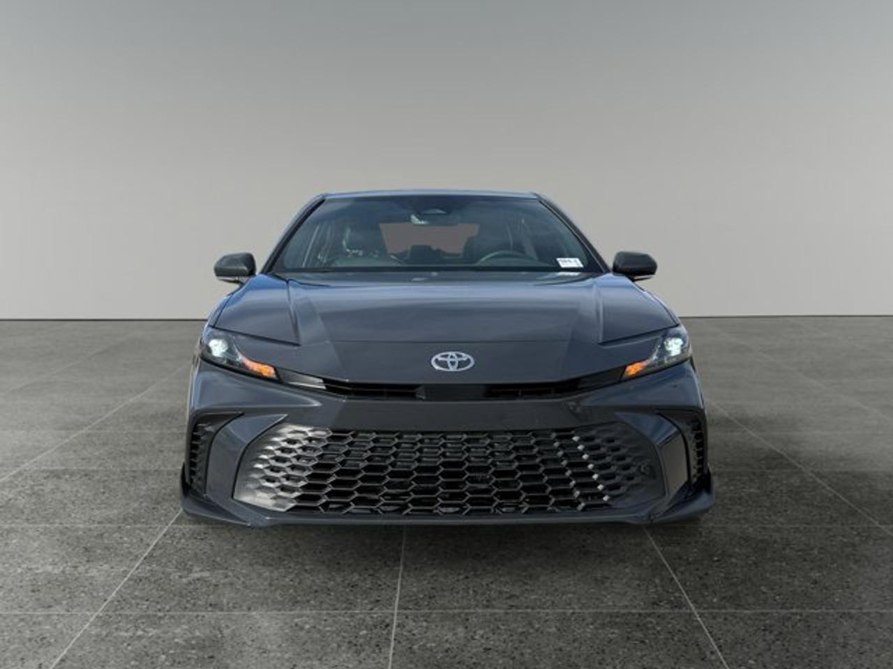 2025 Toyota Camry SE - Photo #8