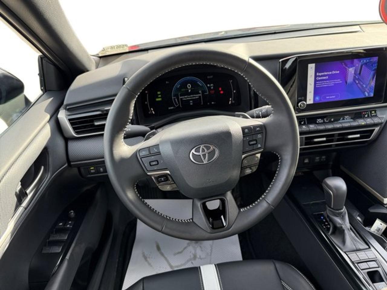 2025 Toyota Camry SE - Photo #14