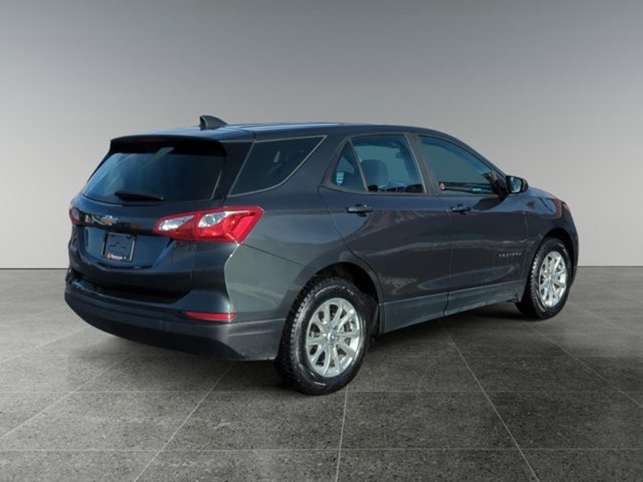 2021 Chevrolet Equinox LS - Photo #5