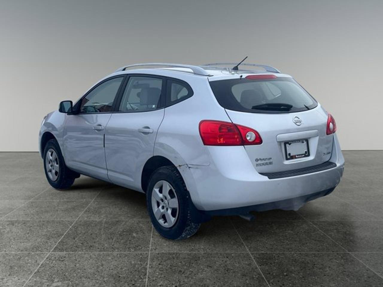 2009 Nissan Rogue S - Photo #3