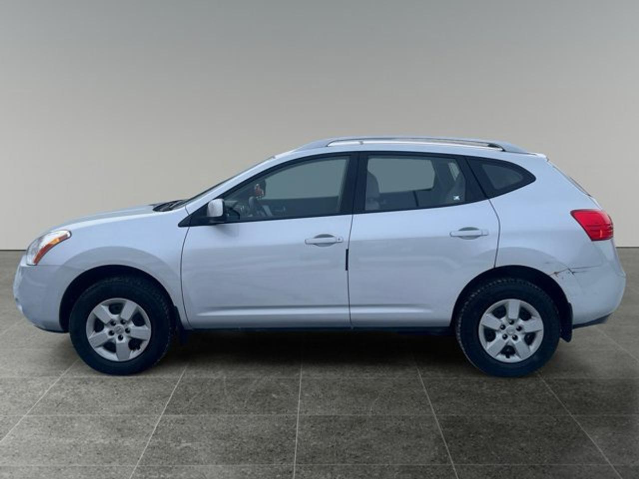 2009 Nissan Rogue S - Photo #2