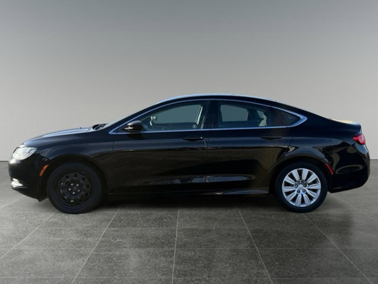 2016 Chrysler 200 LX Photo