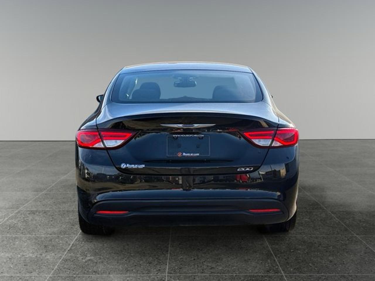 2016 Chrysler 200 LX Photo