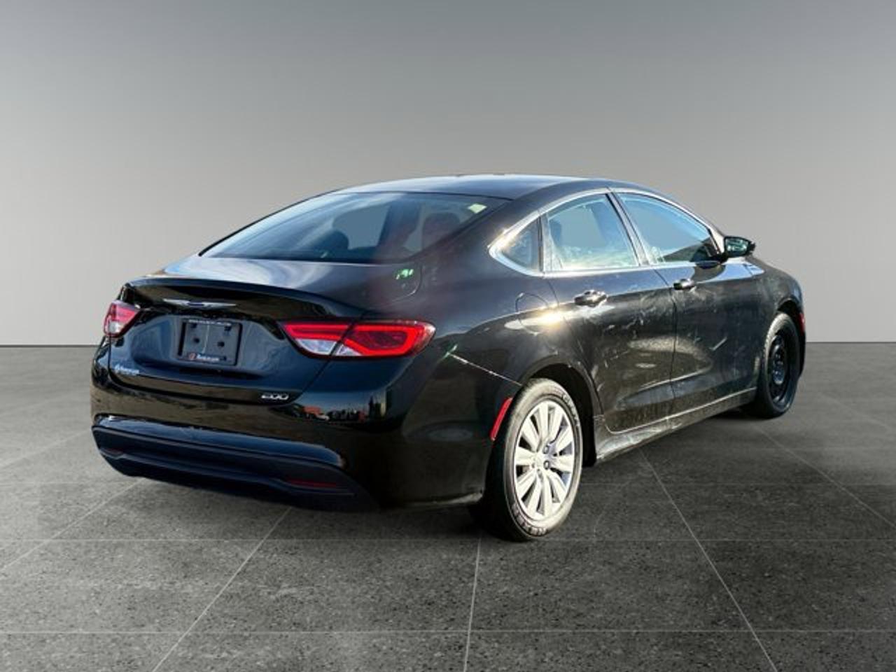 2016 Chrysler 200 LX - Photo #5