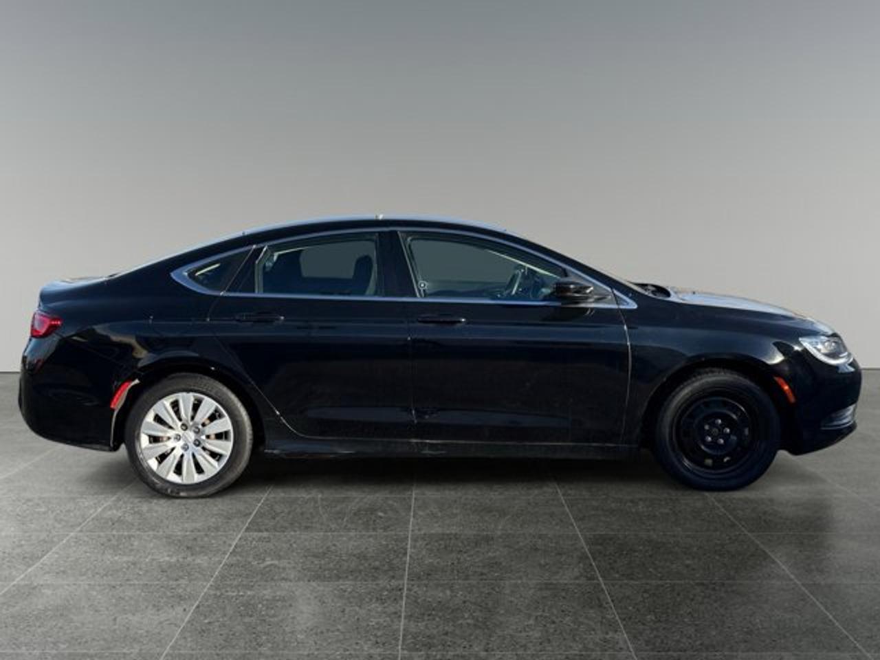 2016 Chrysler 200 LX Photo