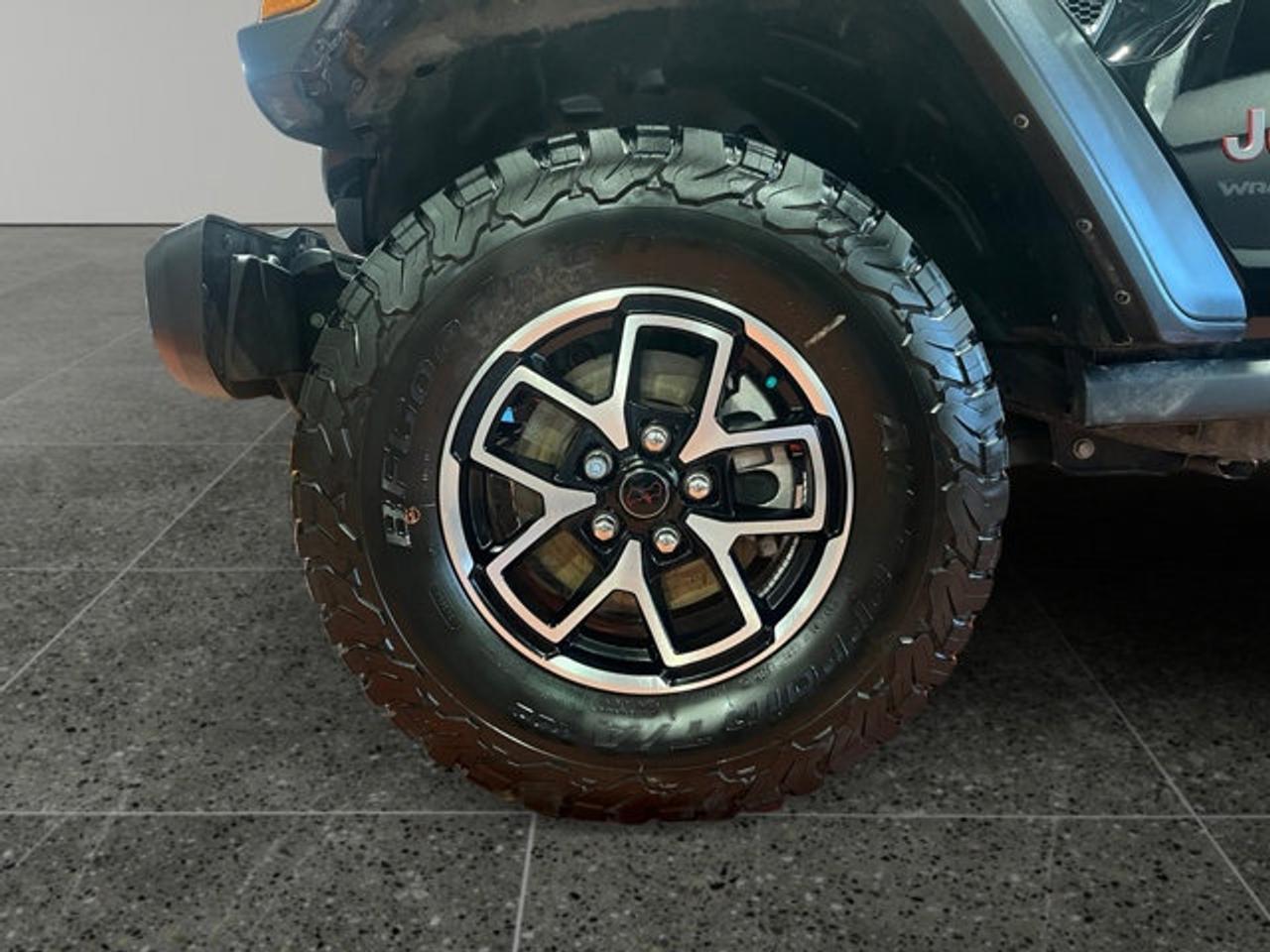 2025 Jeep Wrangler RUBICON - Photo #9