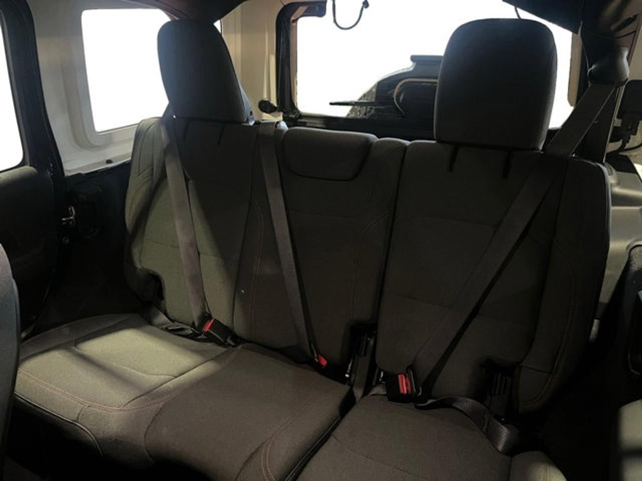 2025 Jeep Wrangler RUBICON - Photo #16