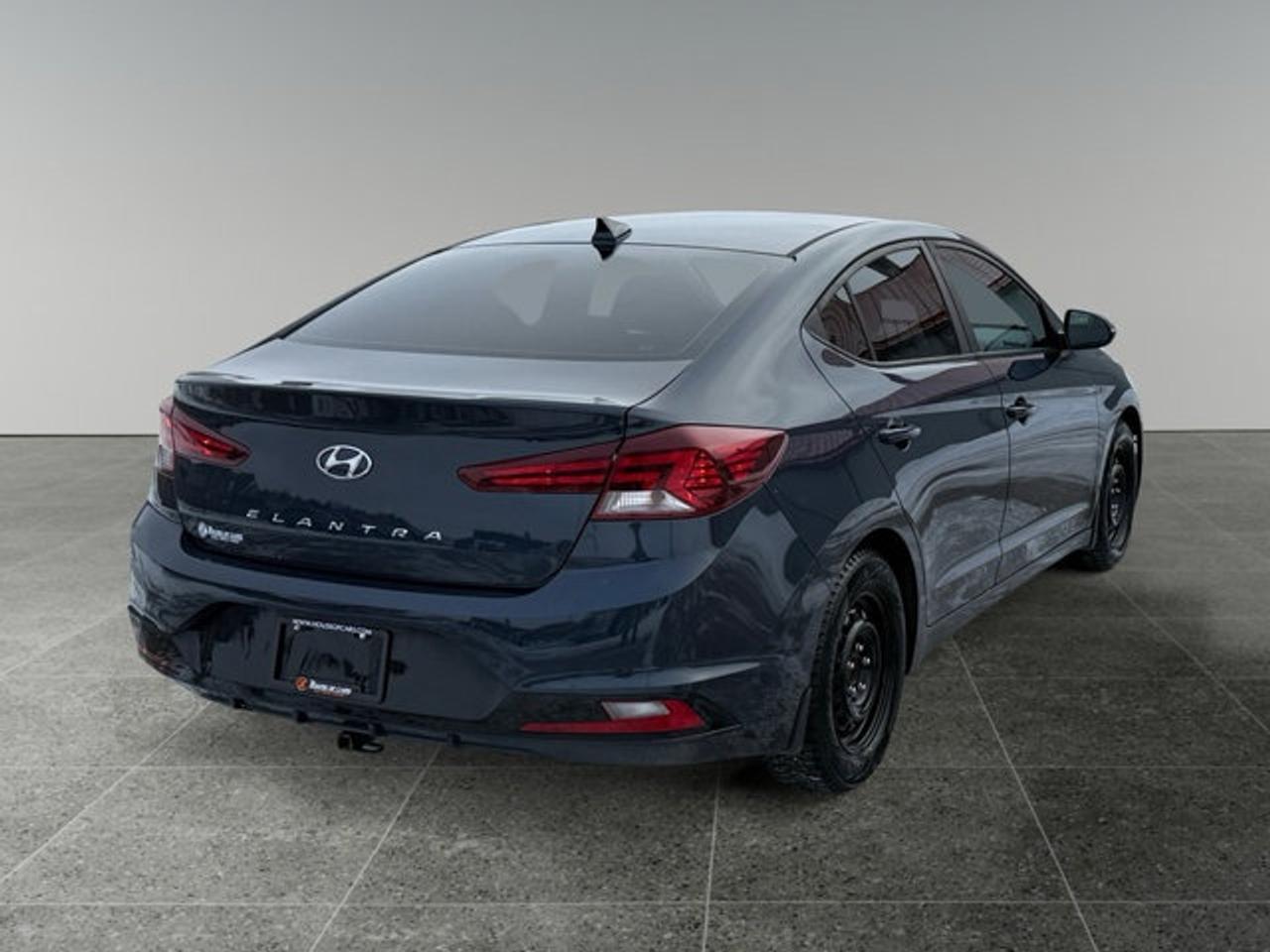 2020 Hyundai Elantra Preferred w/Sun & Safety Package Photo