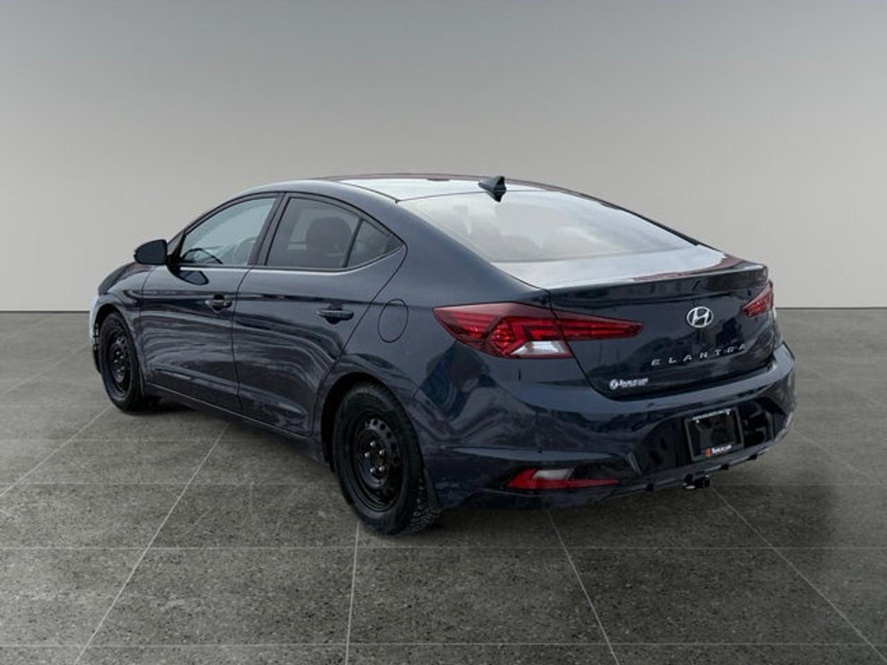 2020 Hyundai Elantra Preferred w/Sun & Safety Package Photo