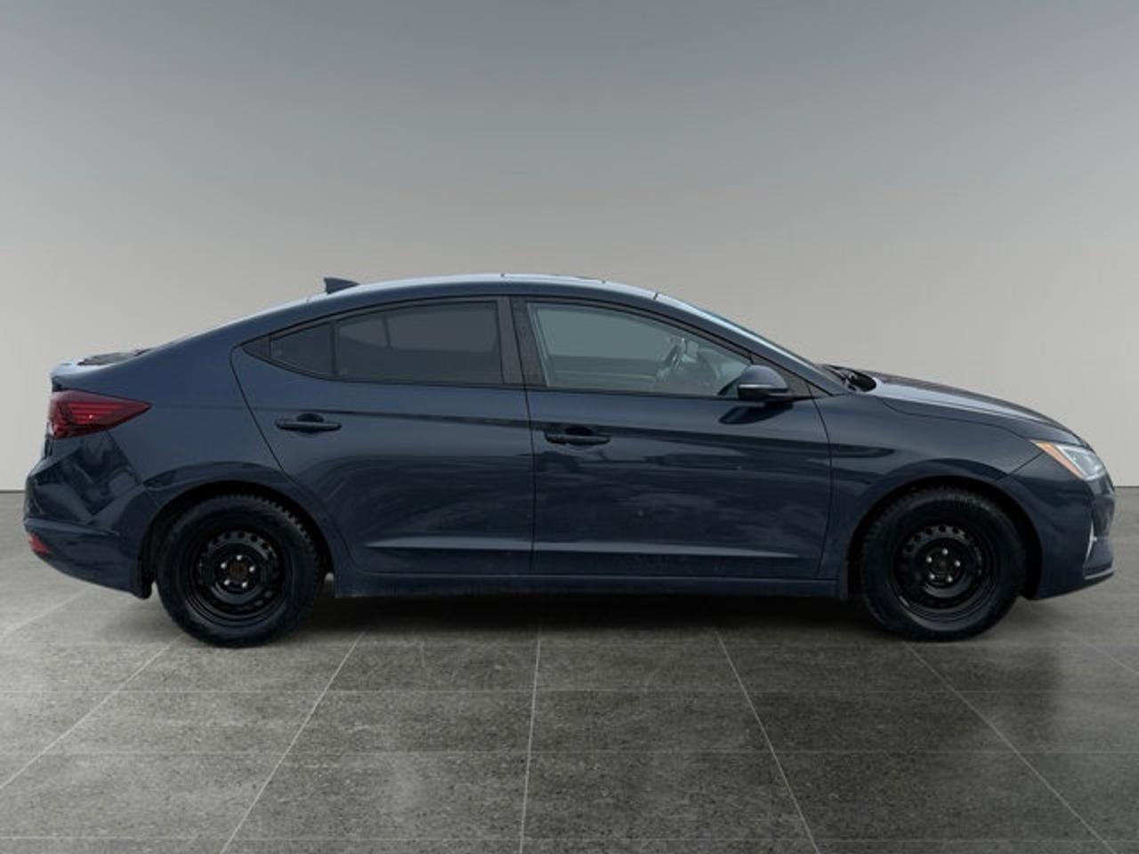2020 Hyundai Elantra Preferred w/Sun & Safety Package Photo