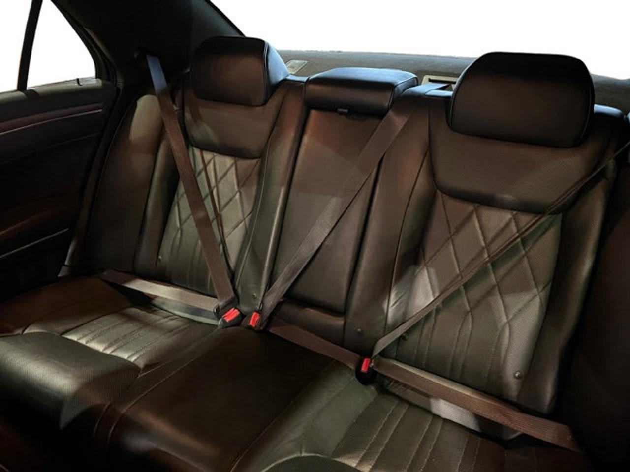 2017 Chrysler 300 300C Platinum Photo