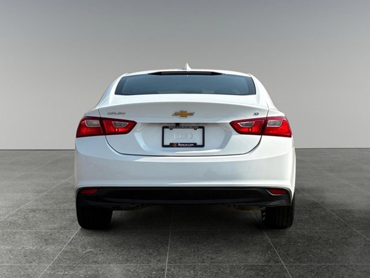 2023 Chevrolet Malibu 1LT - Photo #4